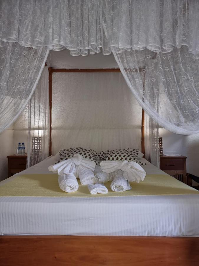 La Laguna San Simian Lodge מראה חיצוני תמונה