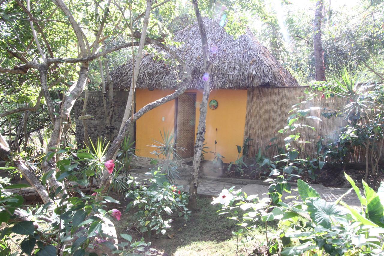 La Laguna San Simian Lodge מראה חיצוני תמונה