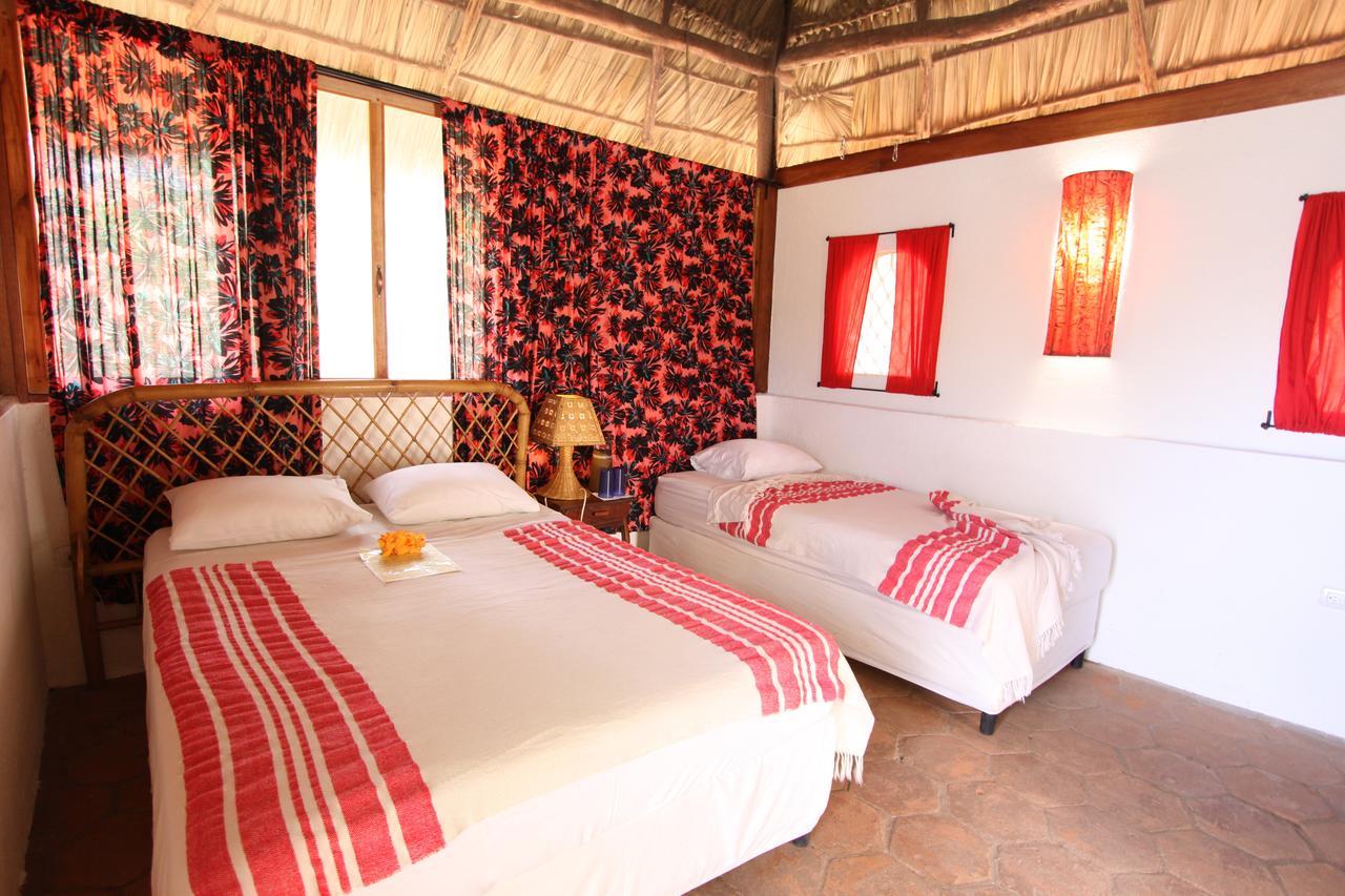 La Laguna San Simian Lodge מראה חיצוני תמונה