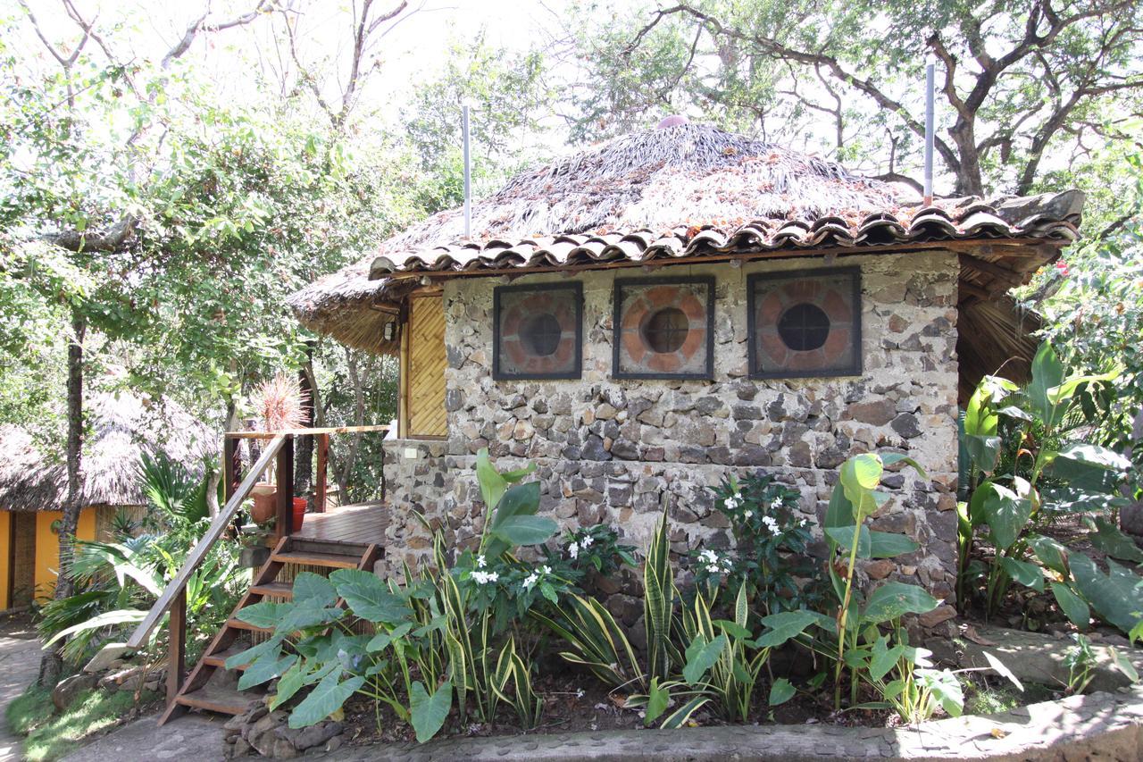 La Laguna San Simian Lodge מראה חיצוני תמונה