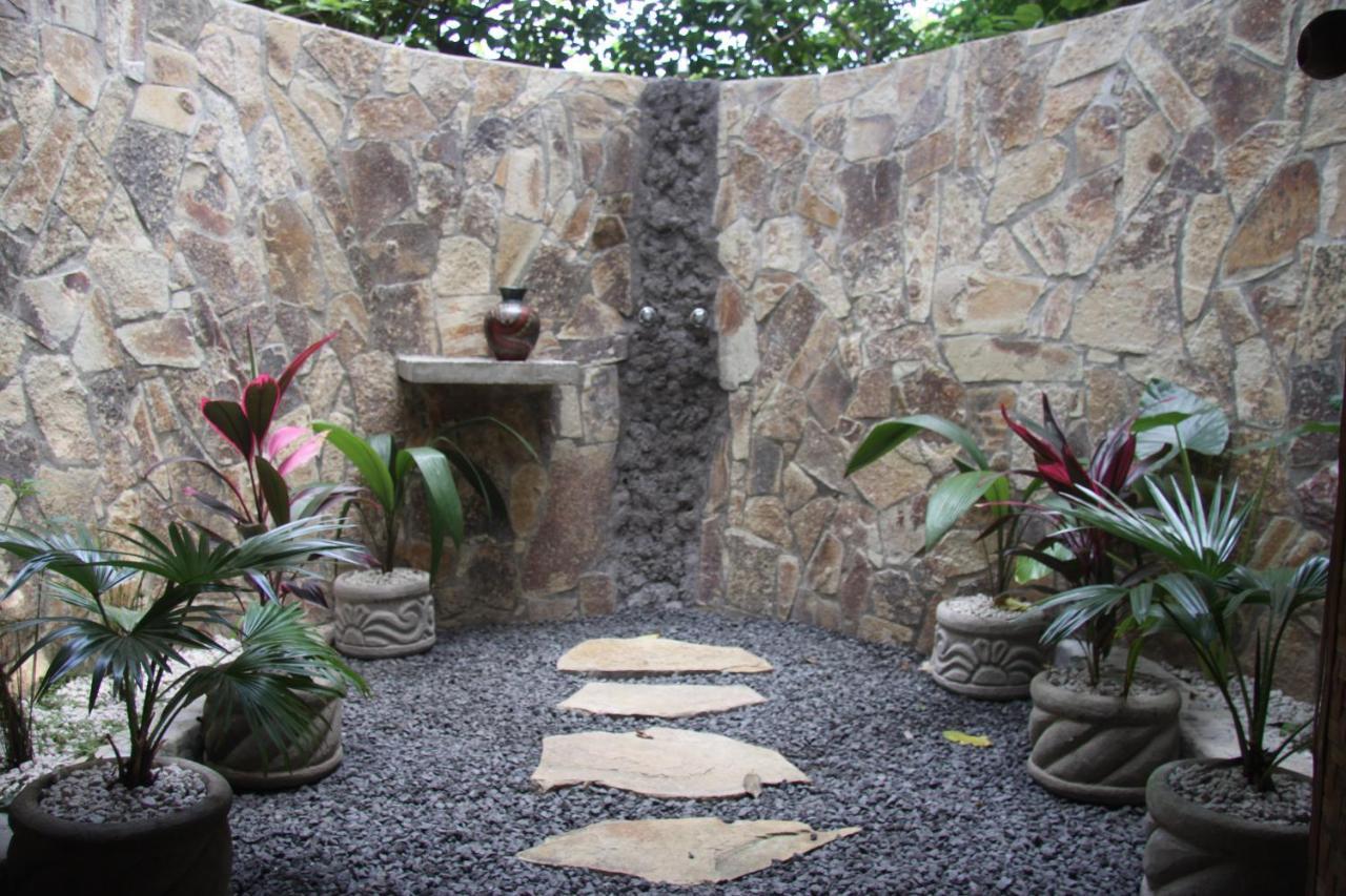 La Laguna San Simian Lodge מראה חיצוני תמונה